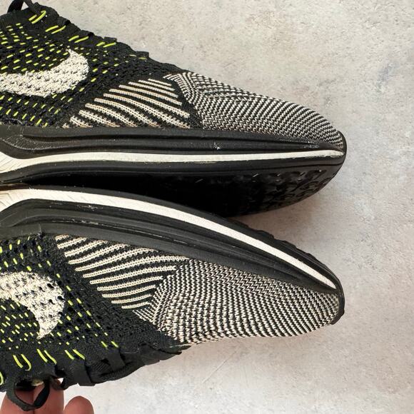 Nike Flyknit Racer 526628-011 Men's 9 Running Shoes Black White Volt Sneakers - Picture 11 of 16